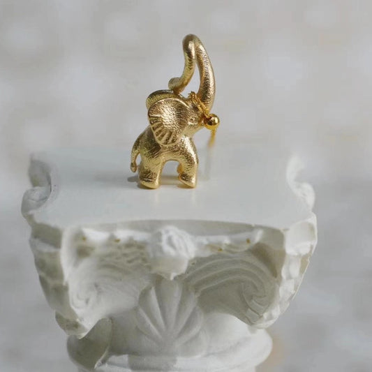 18K solid Gold Elephant Diamond Pendant/Elephant necklace/Elephant Pendant/gift for her