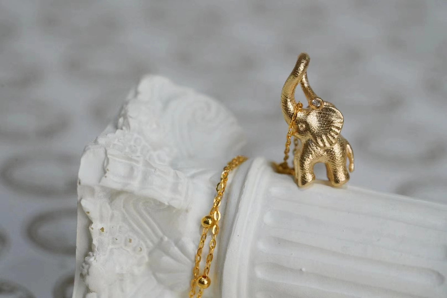 18K solid Gold Elephant Diamond Pendant/Elephant necklace/Elephant Pendant/gift for her