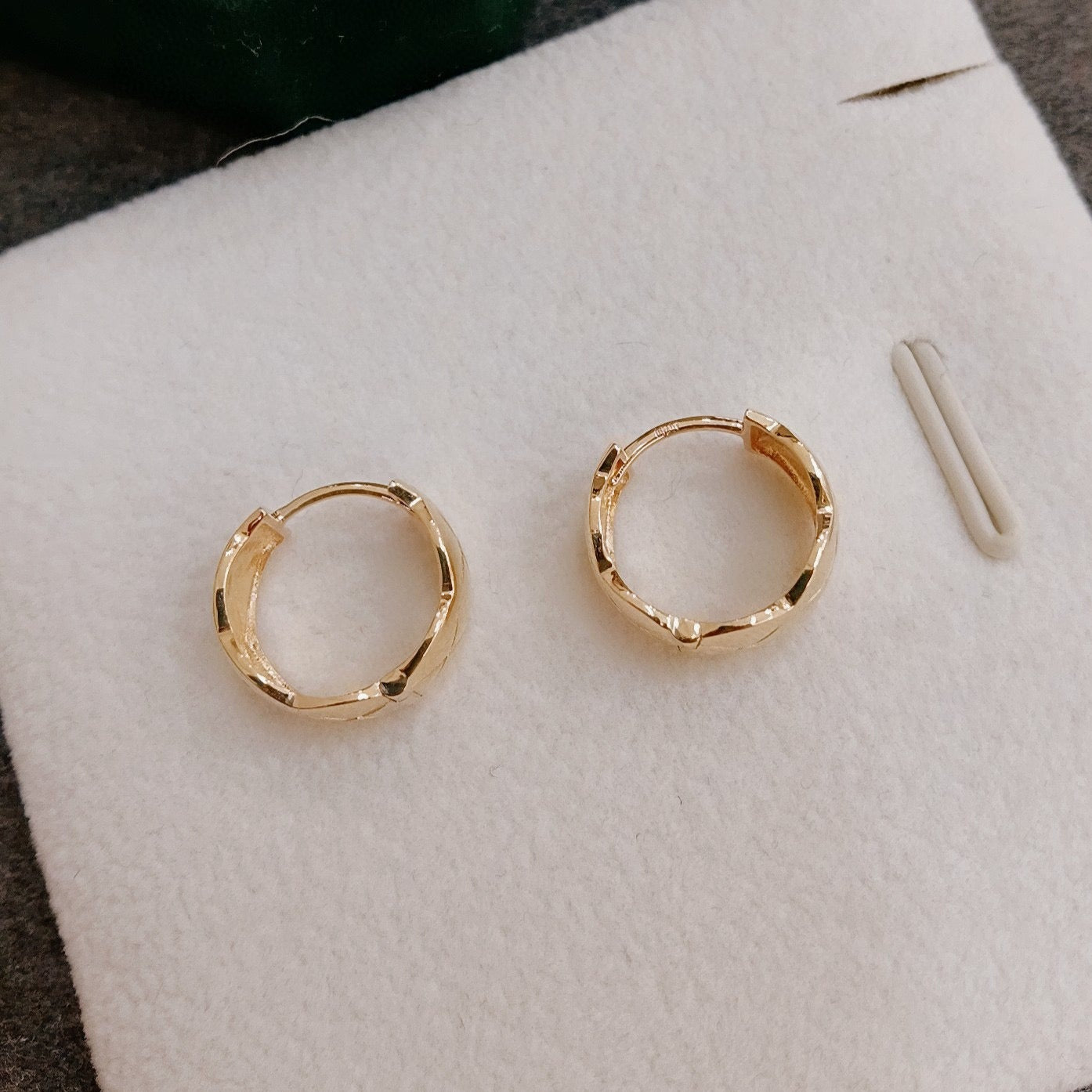 Minimalist 18K solid gold Hoop earrings/Genuine classic 18K gold hoop earrings/gift for her/K gold checker earrings/ birthday gift