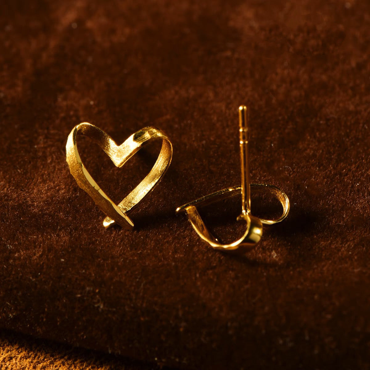 Minimalist 18K solid gold Heart Stud earrings/Genuine classic 18K gold earrings/gift for her/K gold heart earrings/ birthday gift