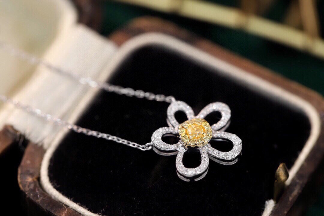 Vintage Flower Diamond necklace, 18K Solid Gold Diamond Flower necklace, gift for her