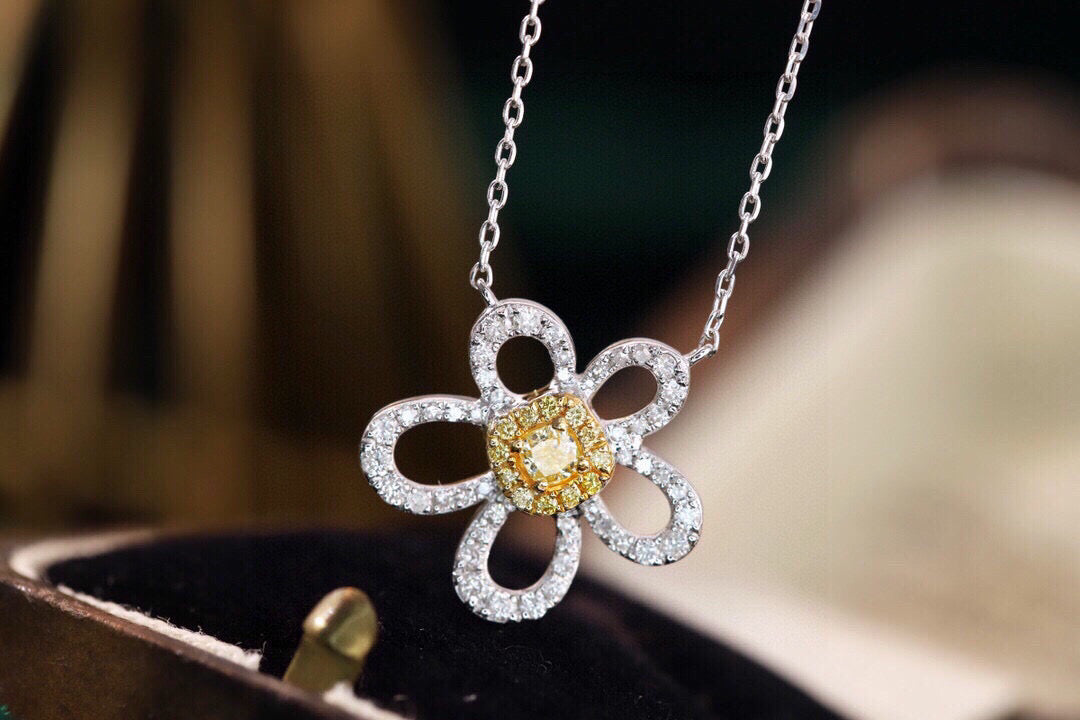 Vintage Flower Diamond necklace, 18K Solid Gold Diamond Flower necklace, gift for her