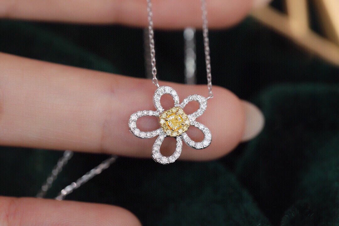 Vintage Flower Diamond necklace, 18K Solid Gold Diamond Flower necklace, gift for her