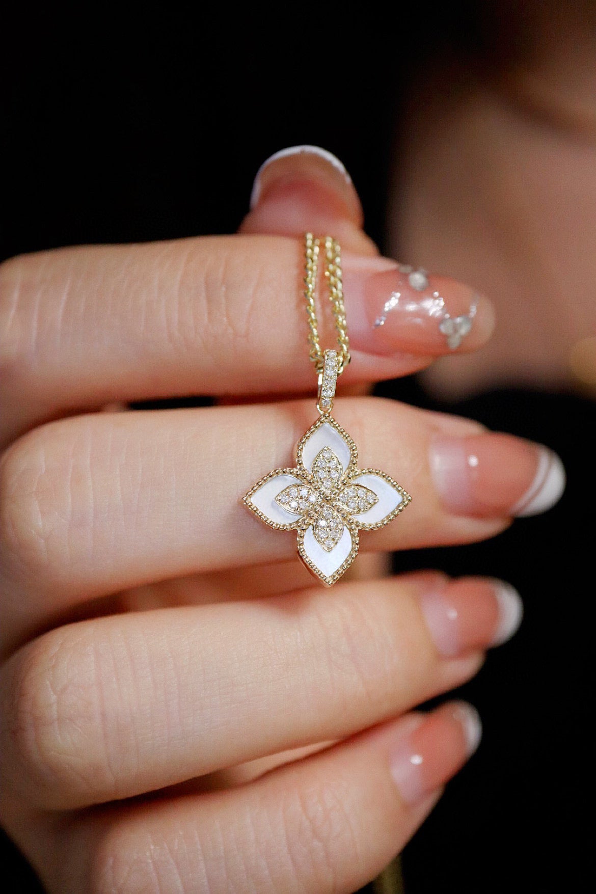 Lucky Clover Diamond Pendant, 18K Solid Gold Diamond Four Leaf Flower Pendant