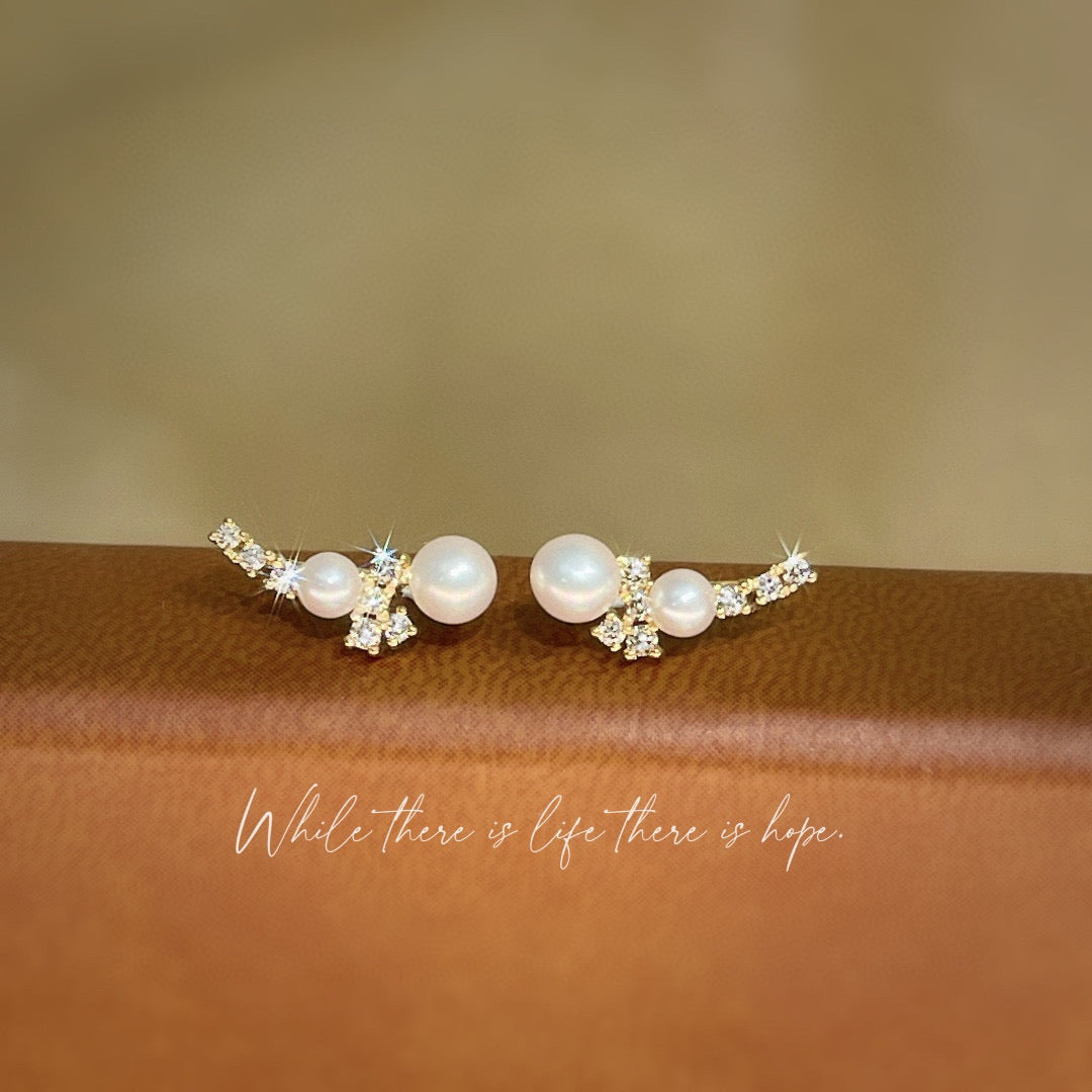 Art Deco 18K Solid Gold Diamond and natural fresh pearls hoop earrings